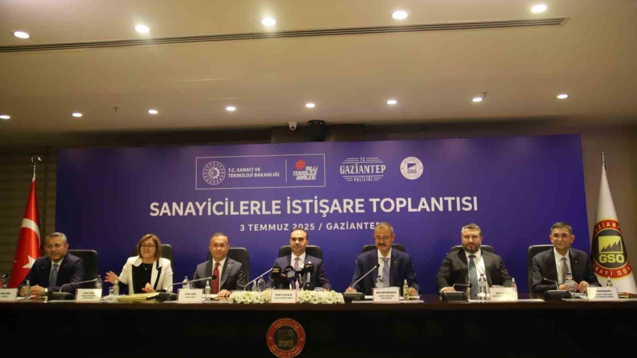 Bakan Kacır: "Savunma sanayi, ülkemizin yüksek teknolojili ürün ihracatının 10 milyar dolara yaklaşmasına katkı sağladı"
