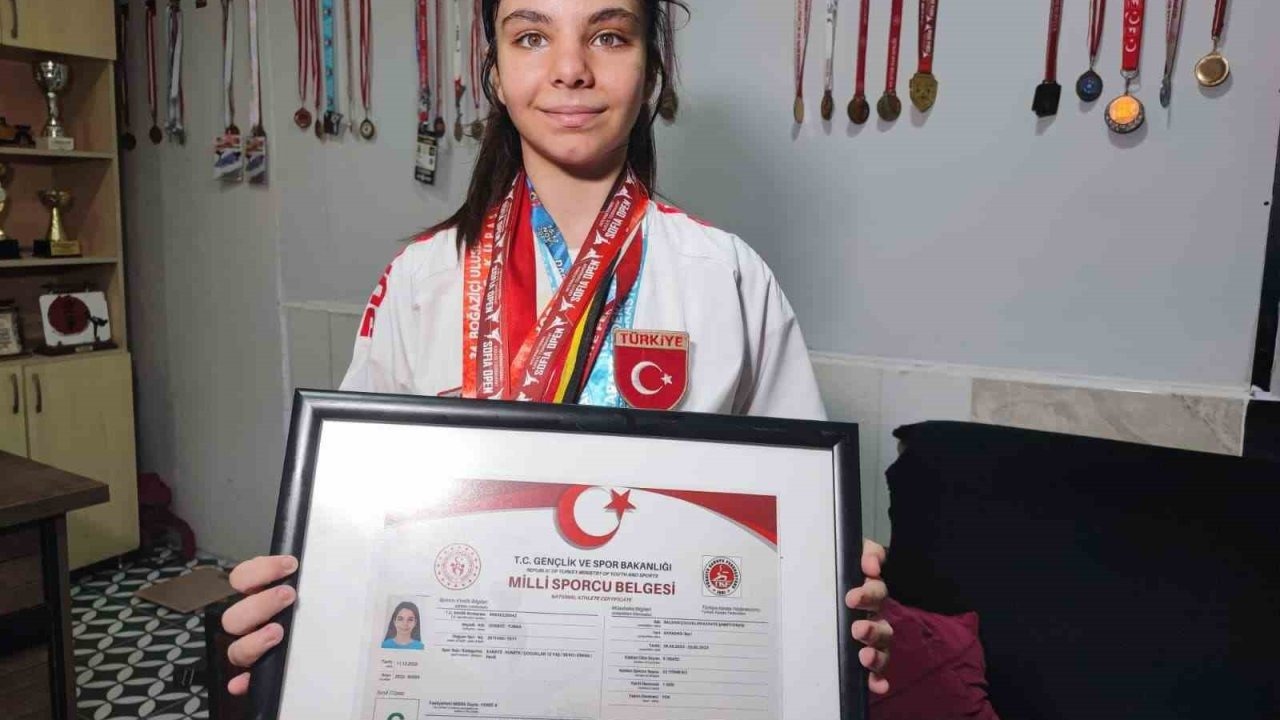 14 yaşında 150’den fazla madalyası var