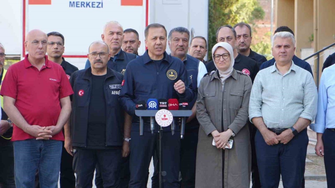 Bakan Yerlikaya: "831 bağımsız bölümün yıkık yada hasarlı olarak tespit edildi"