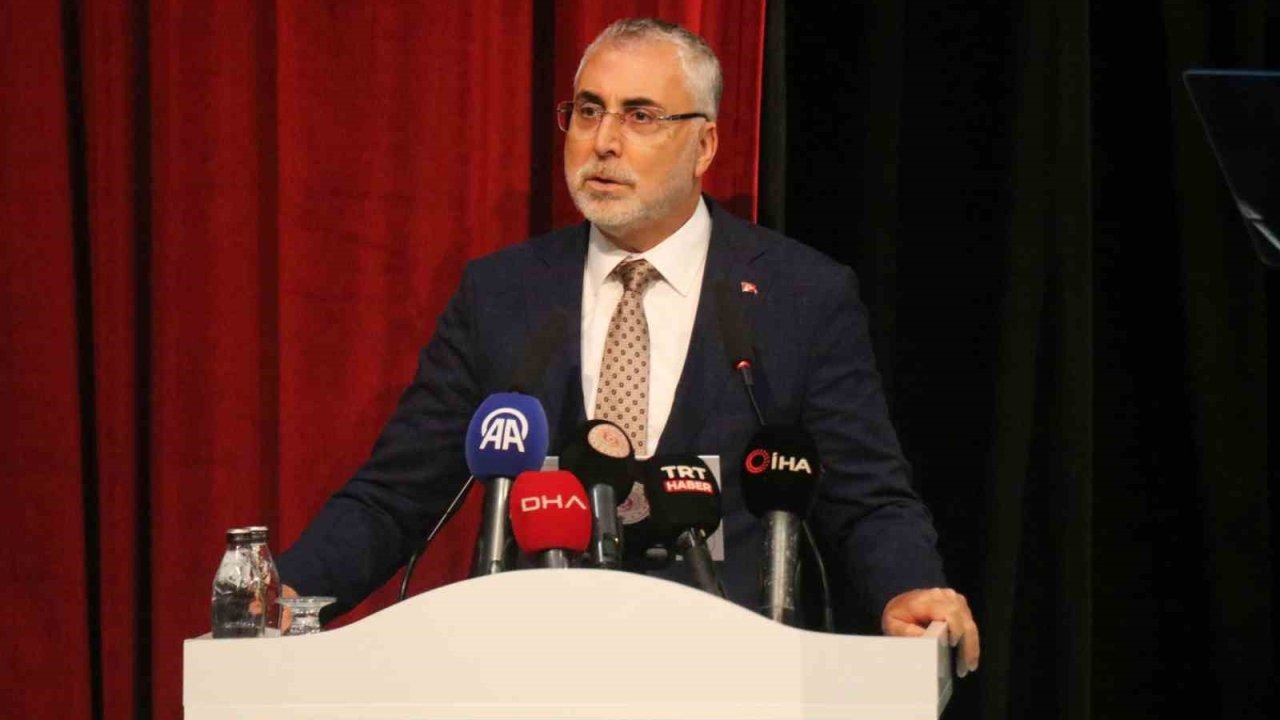 Bakan Işıkhan: "Yüz yılımızı kurtarmak için değil, yüz yıla yön vermek üzere büyük bir mücadele veriyoruz"
