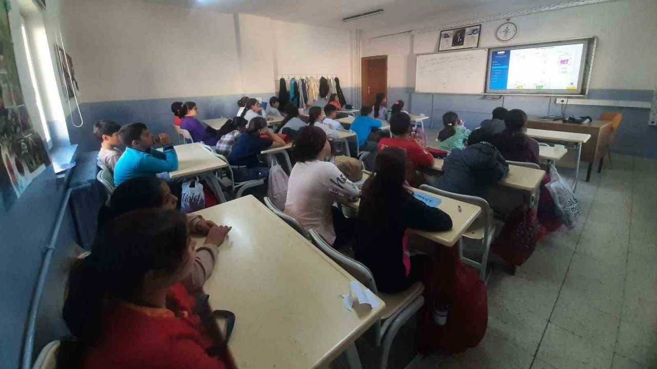 Aydıntepe'de Bireysel Öğrenme Platformu 'MEBİ'  tanıtıldı