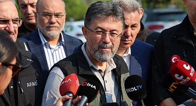 Bakan Yumaklı: "İzmir'de yangın şehirden uzaklaştı, tehlike kalmadı"