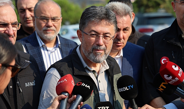 Bakan Yumaklı: "İzmir'de yangın şehirden uzaklaştı, tehlike kalmadı"