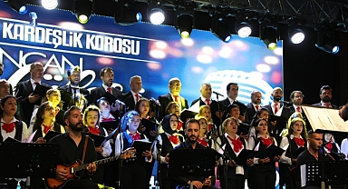 Erzincan’da “Kardeşlik Korosu” konser verdi