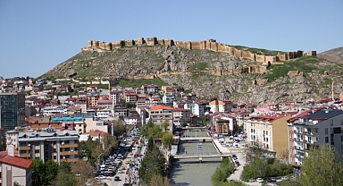 Fakirlikte başı çekiyoruz!