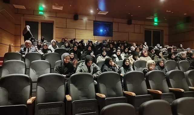 Kur’an kursu öğrencileri sinemada buluştu