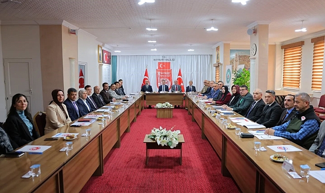 Bayburt'ta 'Ailenin Korunması ve Güçlendirilmesi Vizyon Belgesi ve Eylem Planı' bilgilendirme toplantısı gerçekleştirildi