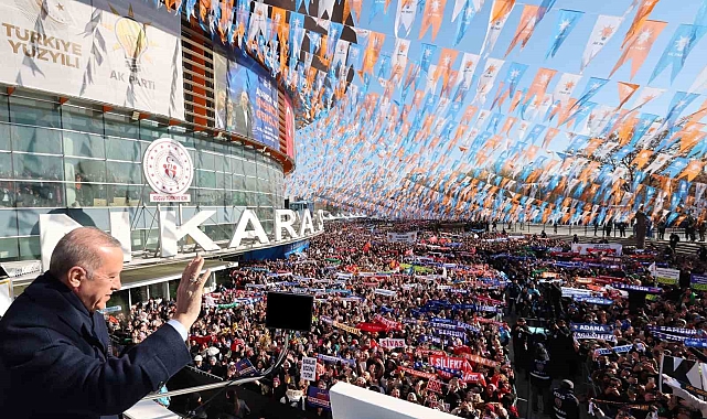 Cumhurbaşkanı Erdoğan: "Dışarıdaki katılım 60 bin. Kar bora fırtına dinlemiyoruz"