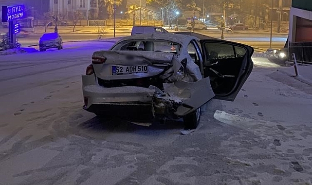 Ordu'da kayan otomobil önündeki otomobile çarptı: 6 yaralı