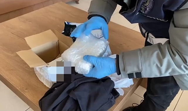 Samsun'da kargo poşetinden 400 gram kokain çıktı: 2 gözaltı