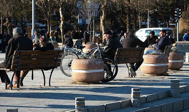 Yaşlıların yüzde 64,1'i mutlu