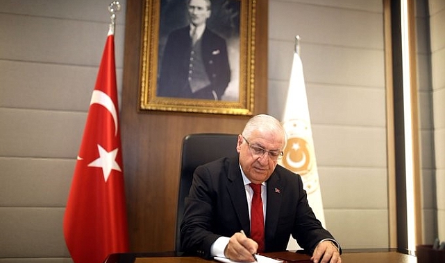 Bakan Güler: "Çanakkale'yi tarihimize altın harflerle yazdıran Gazi Mustafa Kemal Atatürk ve ecdadımızı şükranla yâd ediyorum"