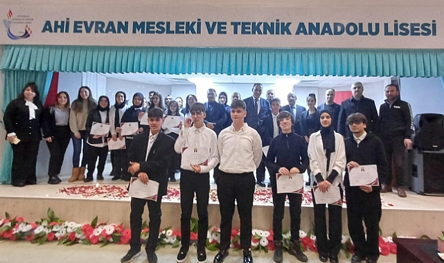 Bayburtlu öğrencilerden şiir programı