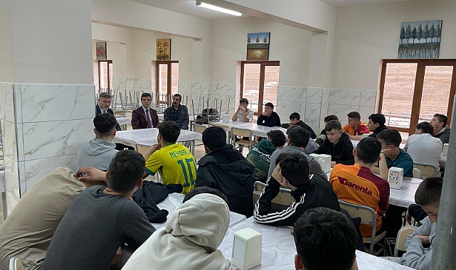 Doç. Dr. Murat Çolak, gençlerle tecrübelerini paylaştı