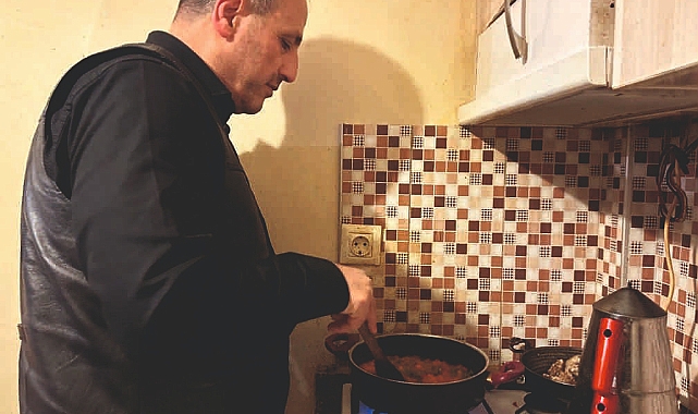 İl Başkanı Çalışkan öğrencilere menemen yaptı