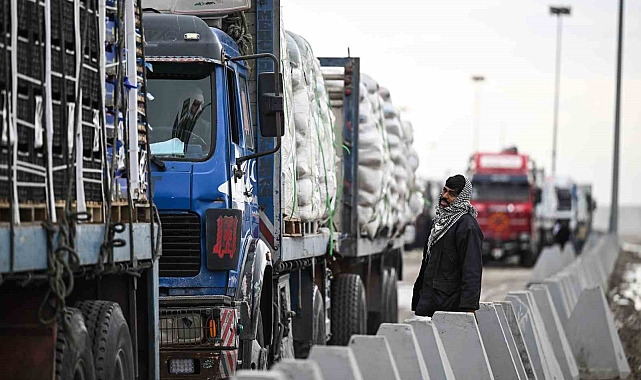 İsrail, Gazze'ye insani yardım girişini durdurdu