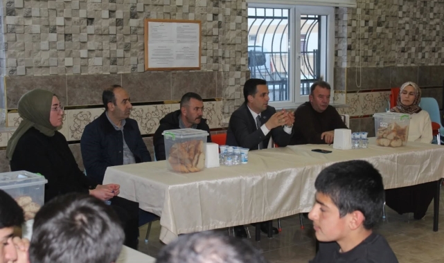 Kaymakam Şahin söyleşide öğrencilerle buluştu
