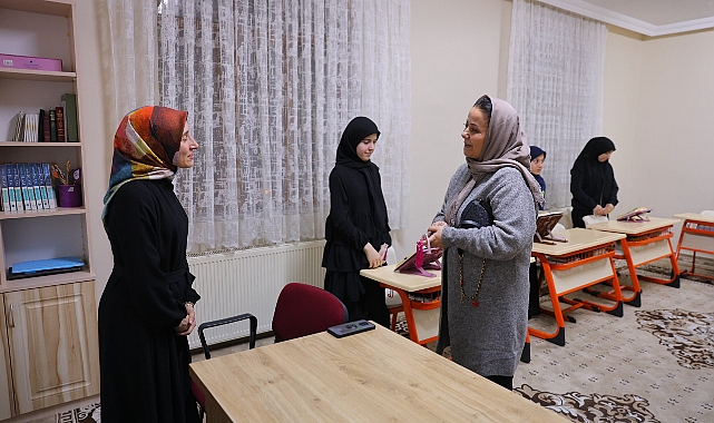 Meltem Eldivan, Kur’an Kursu öğrencileriyle iftar yaptı