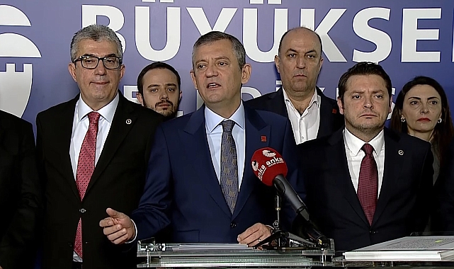 Özel'den mitingleri yayınlamayan medyaya karşı boykot çağrısı