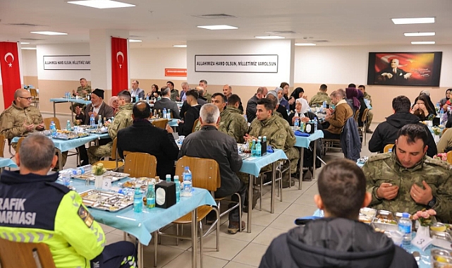 Şehit ve gazi yakınları onuruna iftar programı düzenlendi