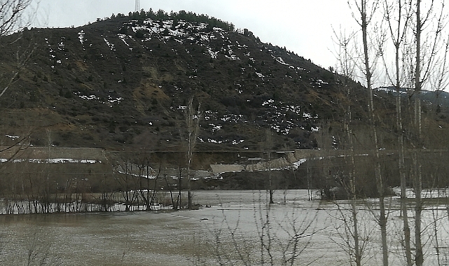 Bayburt Erzincan yolunda göçük!