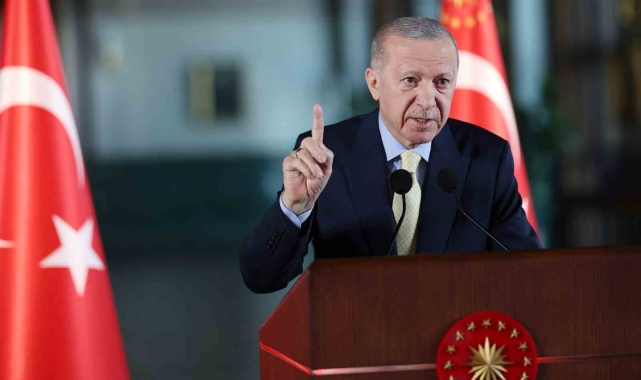 Cumhurbaşkanı Erdoğan: "Muhalefet sahte gündemle oyalanırken, biz ülkemizi büyütmeyi sürdüreceğiz"