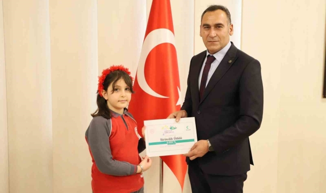 'Sağlıklı Nesil Sağlıklı Gelecek' yarışmasında dereceye giren öğrenciler ödüllendirildi