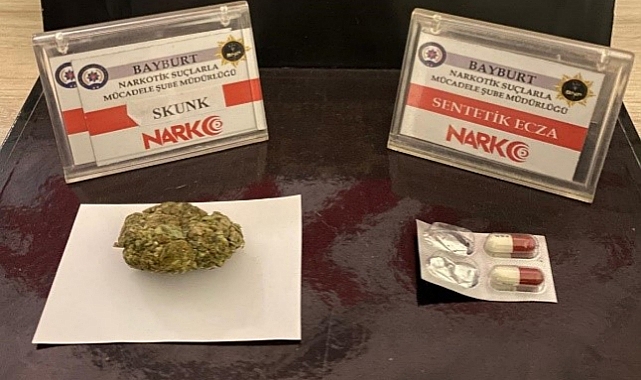 Skunk ve sentetik ecza maddesi yakalandı