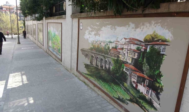 Trabzon'u çizdiği motiflerle güzelleştiriyor