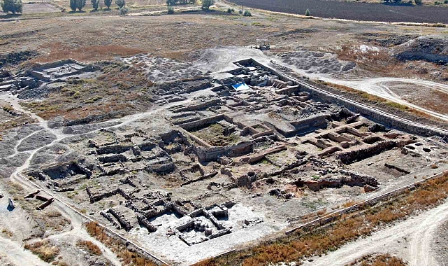 Türkiye'nin en uzun arkeolojik kazılarından olan Kültepe'de 77. yıl kazıları başlıyor
