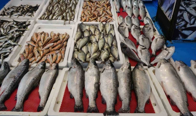 Yasak başladı, tezgâhlar onlara kaldı