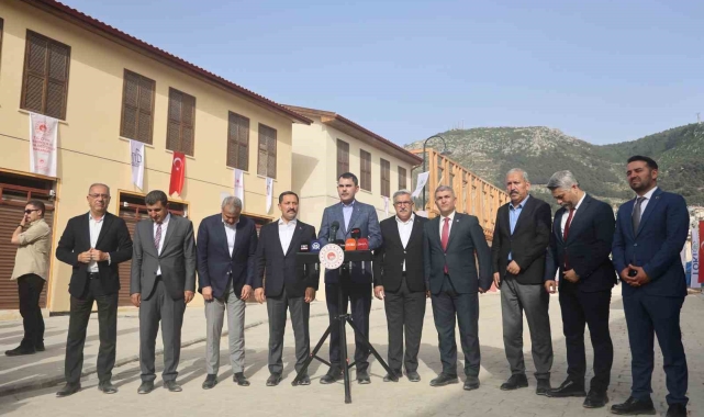 Bakan Kurum: "Deprem bölgesinde 250 bininci konutun anahtarını Cumhurbaşkanımız ve Azerbeycan Cumhurbaşkanı Aliyev'in teşrifleriyle teslim edeceğiz"