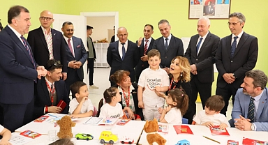 Gülben Ergen, 'Çocuklar gülsün diye' Bayburt'taydı
