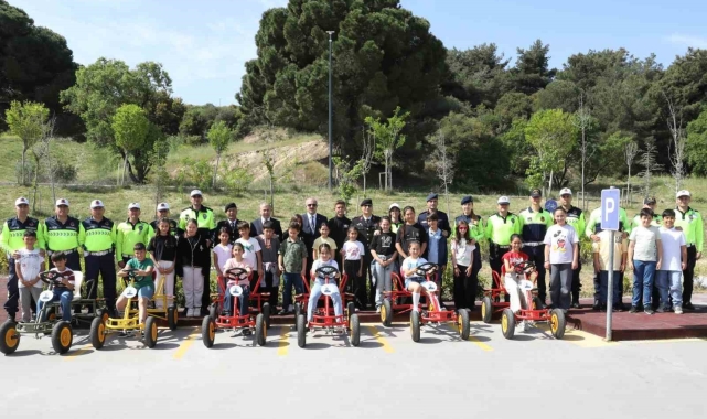 Minikler, trafik kurallarını uzmanlarından öğrendi