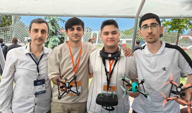 Öğrencilerden yerli yazılımlı İHA