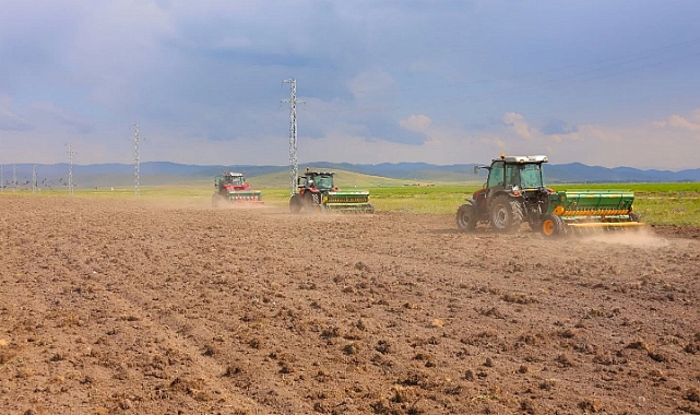 300 dekar mera alanında ekim ve gübreleme çalışması yapıldı