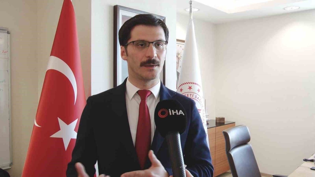 Halk Sağlığı Genel Müdürü Demirkol: "11.00 - 16.00 arası zorunlu olmadıkça dışarı çıkmayın"