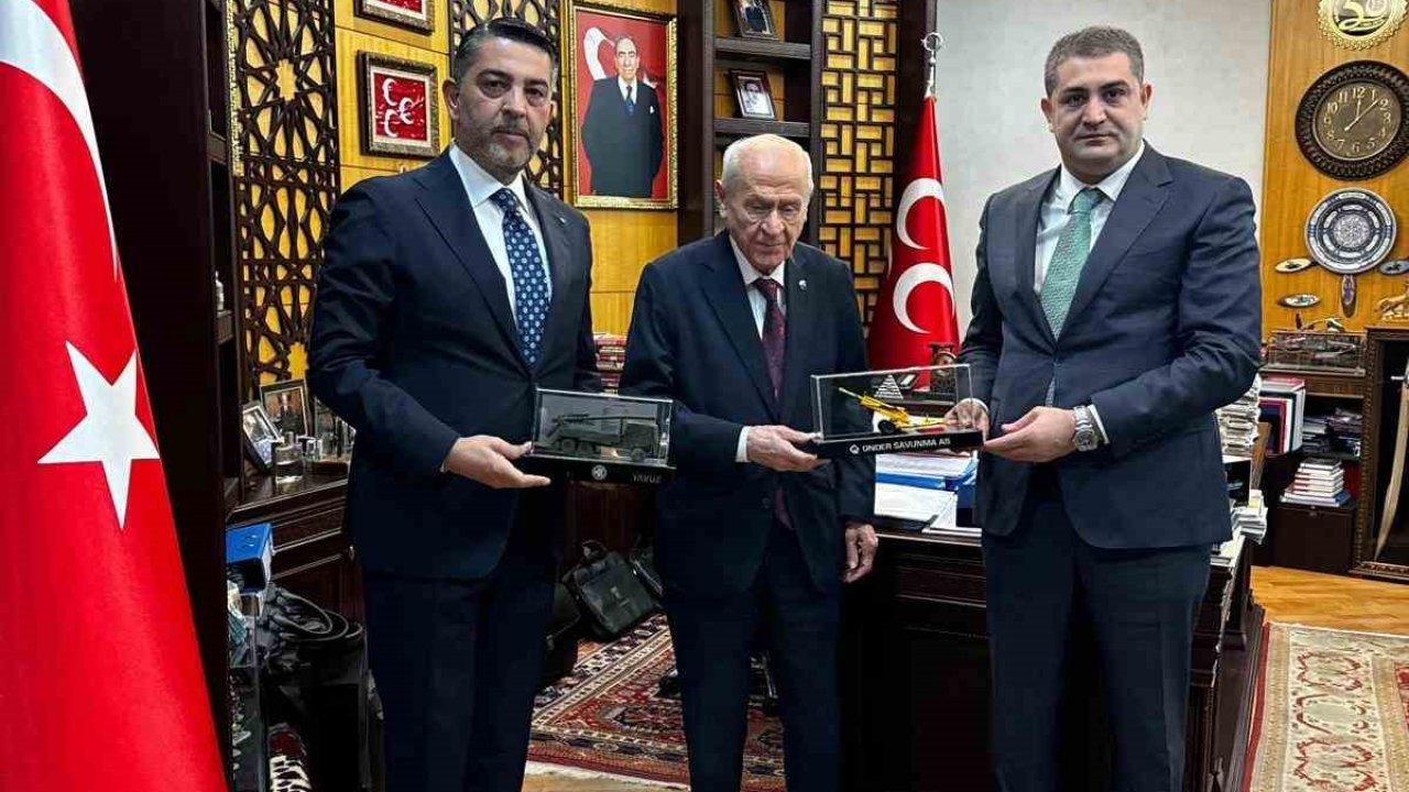 MHP Lideri Bahçeli, "Gökbörü" hava savunma sistemlerinin üreticisi Günay Önder’i kabul etti