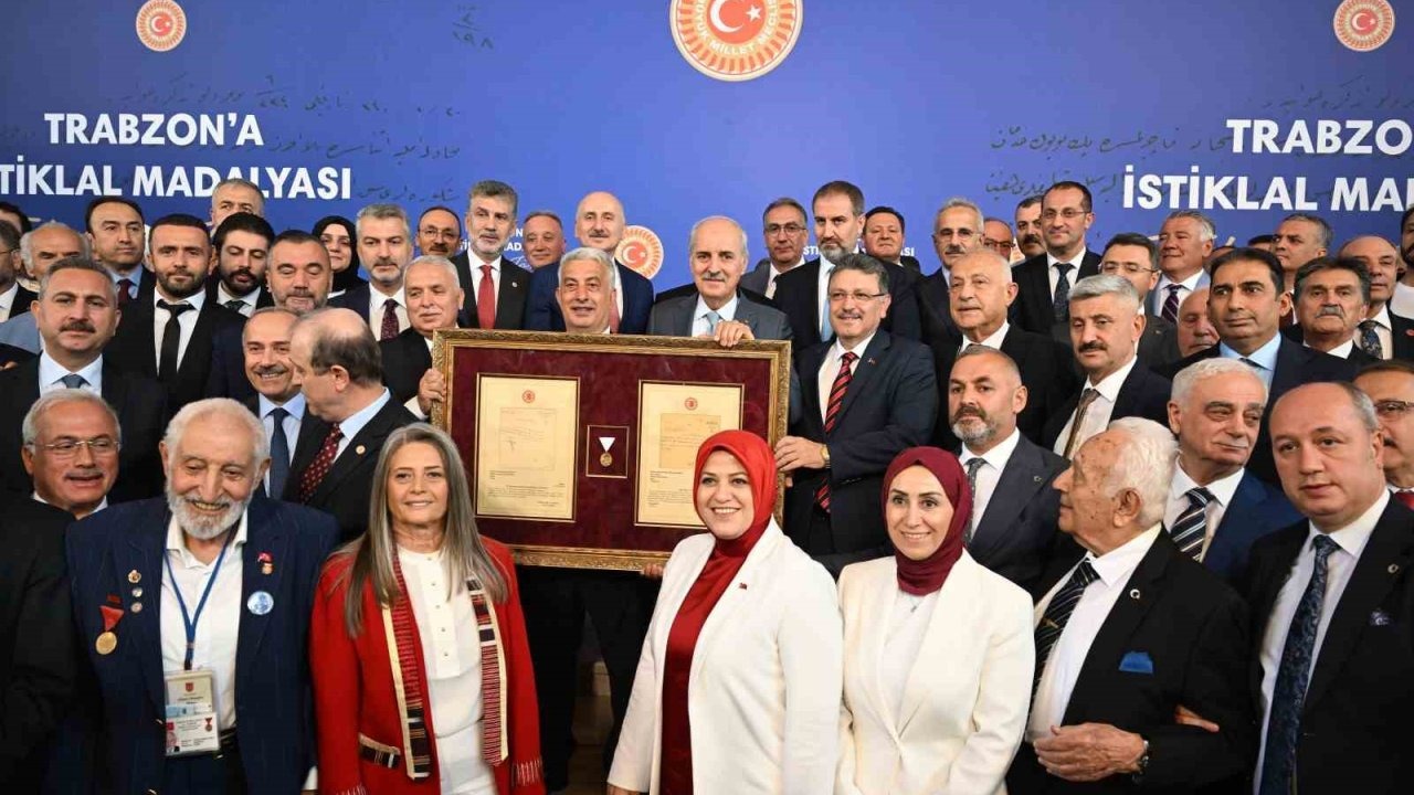 Trabzon’a İstiklal Madalyası verilmesi töreni