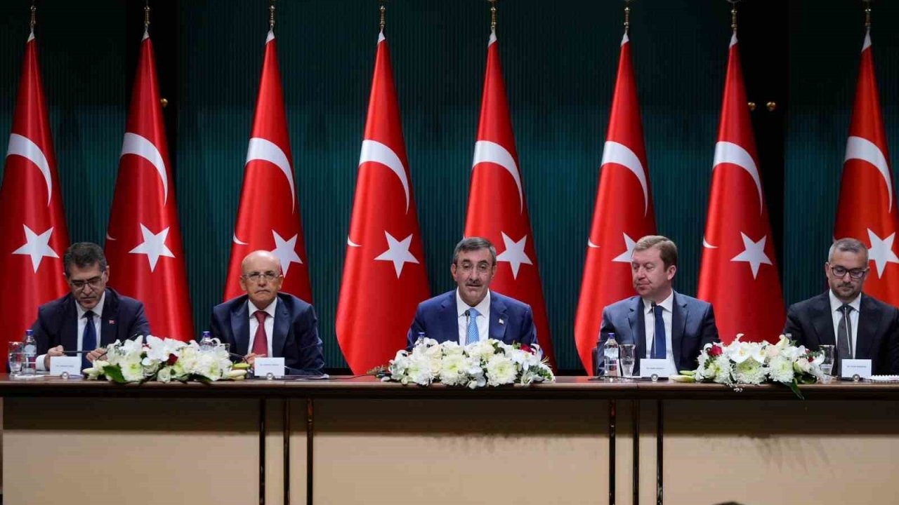 Bakan Şimşek: "Türkiye ekonomisi şoklara dayanıklı"