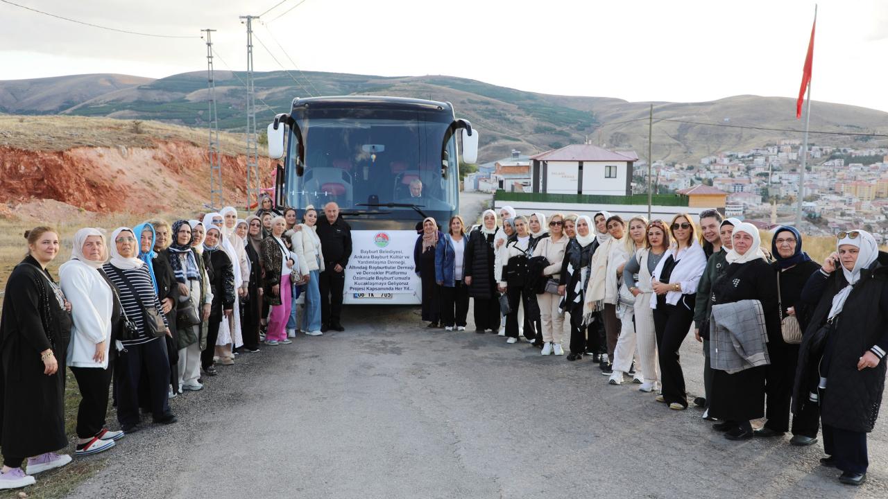 Bayburt'u hiç görmemişlerdi: Bayburtlular baba ocağını ziyaret ettiler