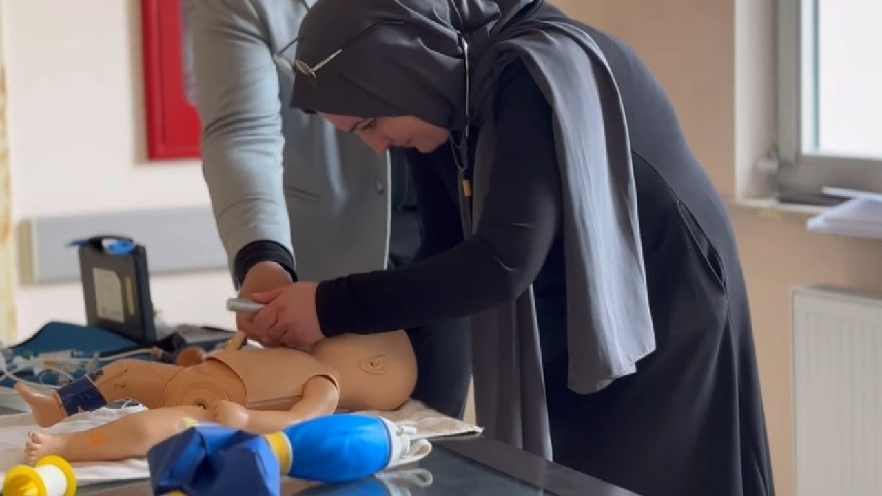 Bebek ölümlerini azaltmaya yönelik eğitim gerçekleştirildi