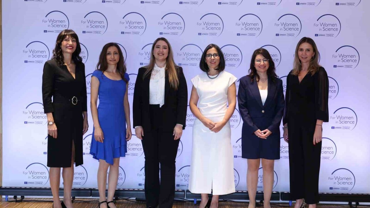 ‘Bilim Kadınları İçin’ Programı’nın 20 yılı aşan yolculuğu kitap oldu