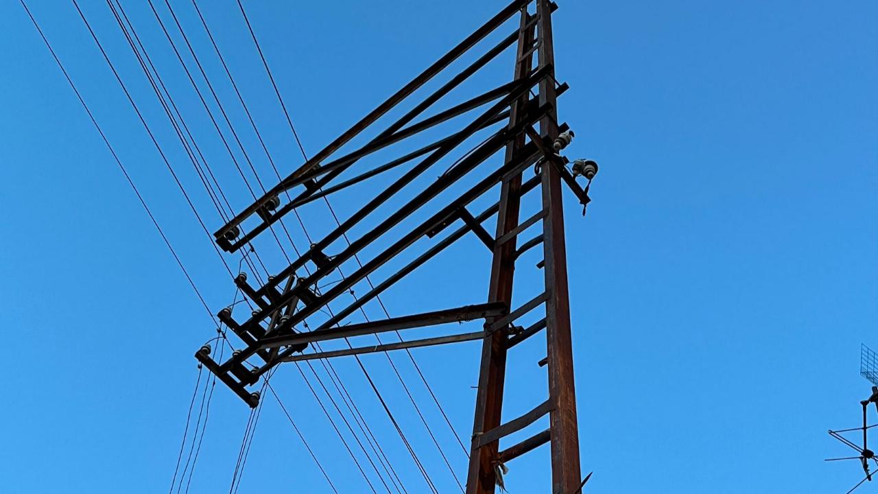 Yağmurlu günler başladı: Eski elektrik direkleri tehlike oluşturabilir