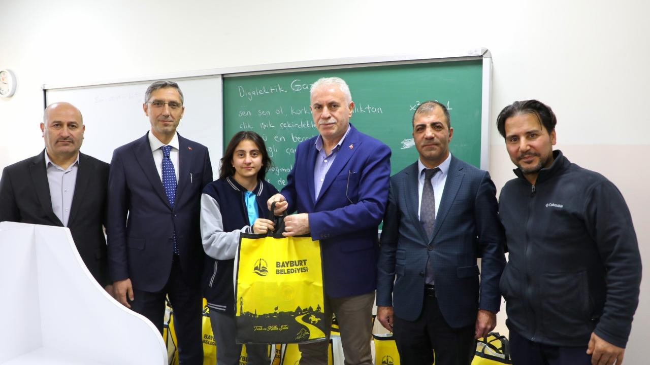 Başkan Memiş’ten Üniversiteye Hazırlanan Gençlere destek ziyareti