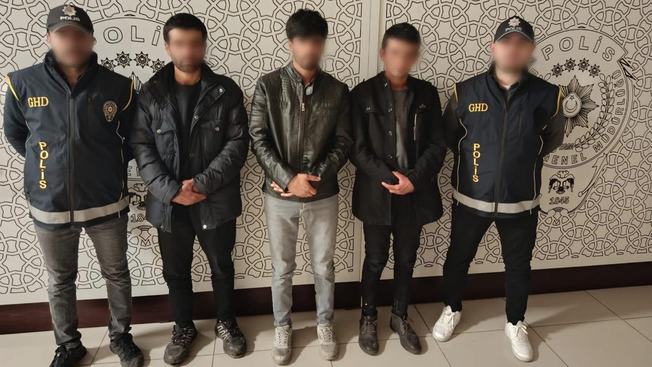 Bayburt’ta 3 kaçak göçmen yakalandı!