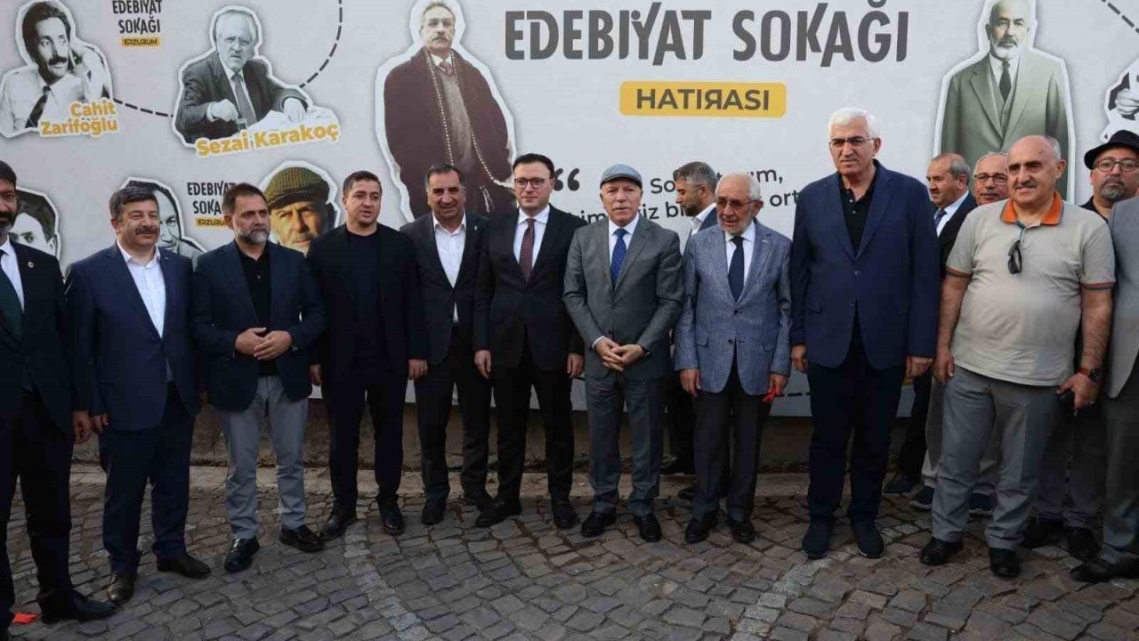 Erzurum Büyükşehir Belediyesi Dil ve Edebiyat Konağı’na yoğun ilgi