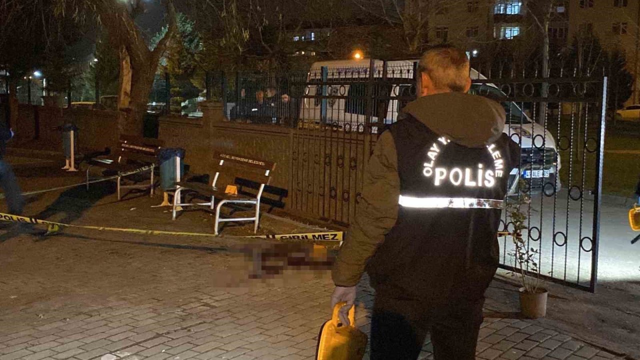 Okul bahçesindeki korkunç cinayet: "Evladım, oğlunun gözü önünde hunharca katledildi"