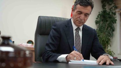 Koridorlarında koştuğu okula müdür oldu: Çeker, 40 yıllık okulun günlüğünü tutuyor