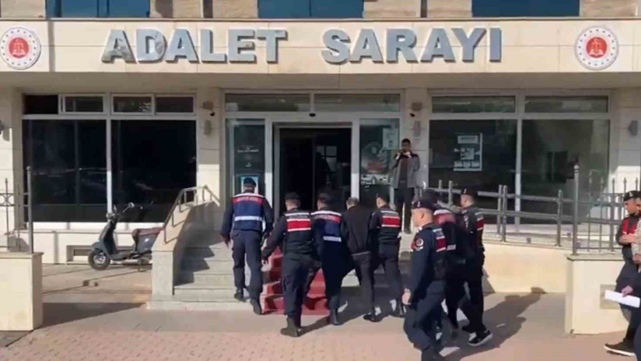 Bakan Yerlikaya: "7 İlde 7 ayrı organize suç örgütüne yönelik operasyonlarımızda 67 şüpheliyi yakaladık"